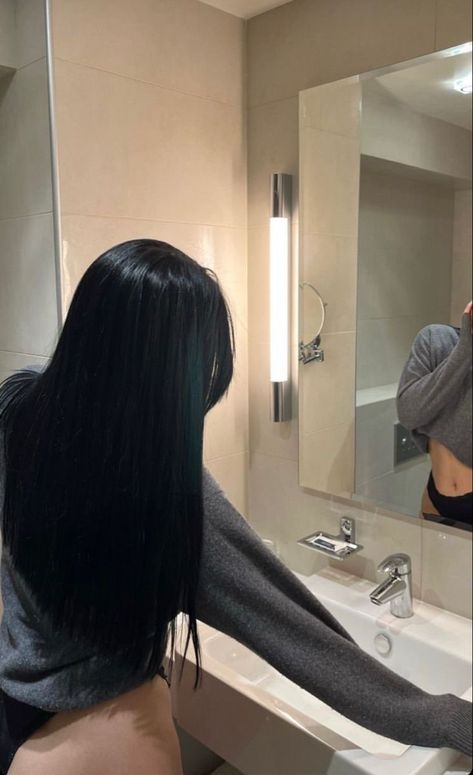 Long Straight Black Hair, Black Hair Aesthetic, Straight Black Hair, Hair Tint, Princess Photo, Girls With Black Hair, Mirror Pics, Long Black Hair, Aesthetic Women