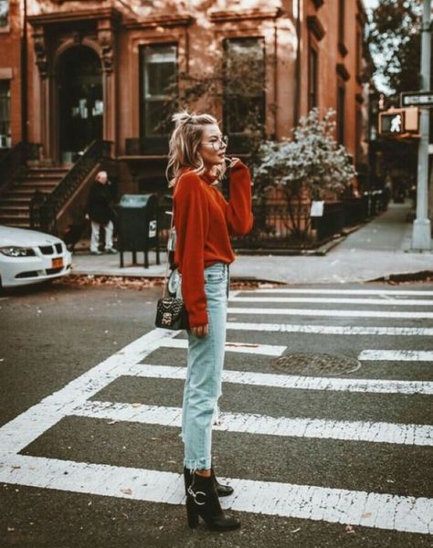 Whole outfit is ✔️✔️ *vegan leather obvs Looks Pinterest, Black High Heel Boots, Mode Boho, Outfit Trends, Trik Fotografi, Red Sweater, Mode Inspo, 가을 패션, Outfits Casual