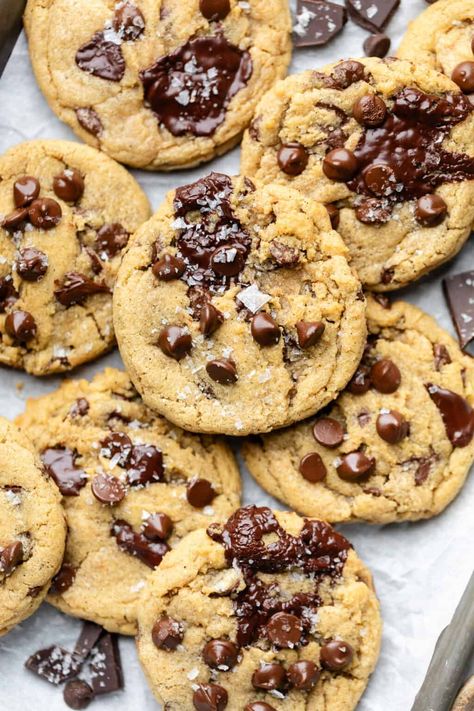 Elevate your regular cookies recipe with the addition of brown butter. This delicious Brown Butter Chocolate Chip Cookies rendition tastes incredible and is sure to become your new go-to treat! Best Christmas Cookie Recipes, Unique Christmas Cookies, Recipes Unique, Brown Butter Chocolate Chip, Brown Butter Chocolate Chip Cookies, Best Christmas Cookie Recipe, Cookie Recipes Unique, Christmas Cookie Recipes, Best Christmas Cookies