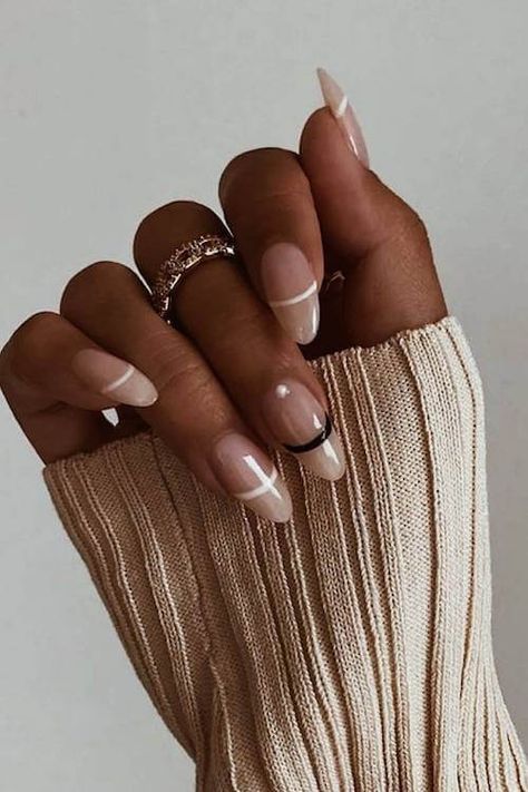 40+ Fall Minimalist Nails: Classy, Simple, Elegant Nagellack Trends, Fall Nail Trends, Skin Hand, Cute Nails For Fall, Minimalist Nail Art, Fall Nail Art, Fall Nail Colors, Neutral Nails, Girls Nails