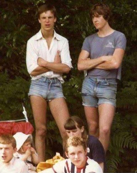 Shorts are one of fashion styles that makes women look sexiest. So how about with men? Just check out these snapshots to see what men looked... Vibe Nature, 70s Boys, 70s Mens Fashion, 70s Shorts, 1970s Men, 70s Men, 80s Men, 80s Mens, Gay Fashion