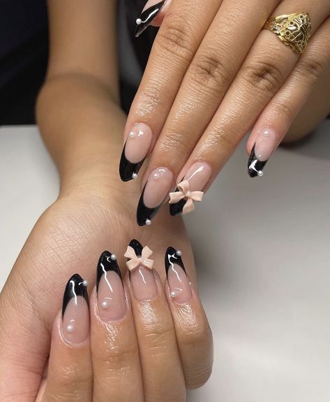 Black French tips with pearls and a pink bow Fall Nude Nails, Coquette Nails, Grunge Nails, Simple Acrylic Nails, Nails Only, Soft Nails, Kawaii Nails, Nails 2024, Dream Nails