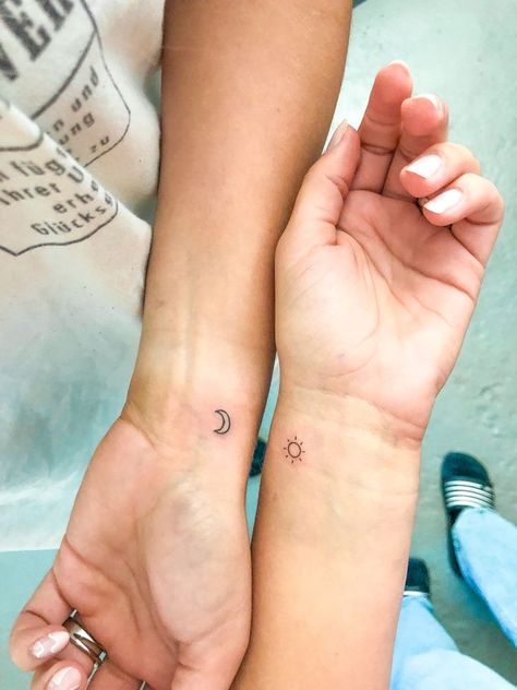 Tiny Sun And Moon Tattoo Matching, Moon And Sun Friend Tattoo, Mini Tattoos For Best Friends, Couple Tattoo Sun And Moon, Tattoo Ideas For Bff, Mini Tattoos Friends, Minimalistic Friendship Tattoo, Moon Sun Matching Tattoos, Small Tattoo For Couples