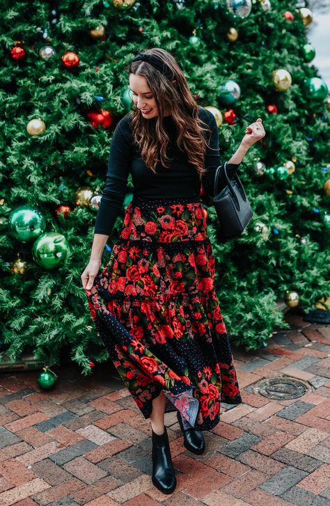 Anthropologie Floral Corduroy Maxi Skirt - Holiday Floral Skirt and Black Top Corduroy Maxi Skirt, Pentecostal Outfits, Anthropologie Holiday, Anthropologie Clothing, Holiday Outfit Ideas, Long Skirt Outfits, Outfits Modest, Holiday Floral, Best Black Friday