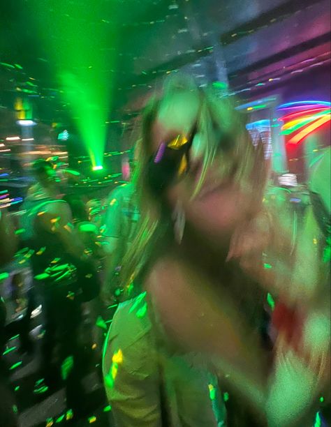 Club party night life sunglasses blurry strobe city aesthetic girl partying disco Dancing At The Club, Club Dancing, Under Your Spell, Clubbing Aesthetic, Dancing Aesthetic, Dance Club, Night Vibes, Teen Life, Charli Xcx