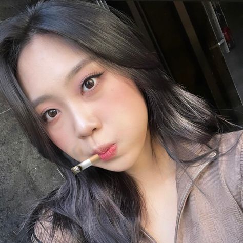 Lee Youngji, Lee Young, Korean Artist, Girl Crushes, I Love Girls, Girl Crush, Korean Beauty, Korean Singer, Hair Inspo