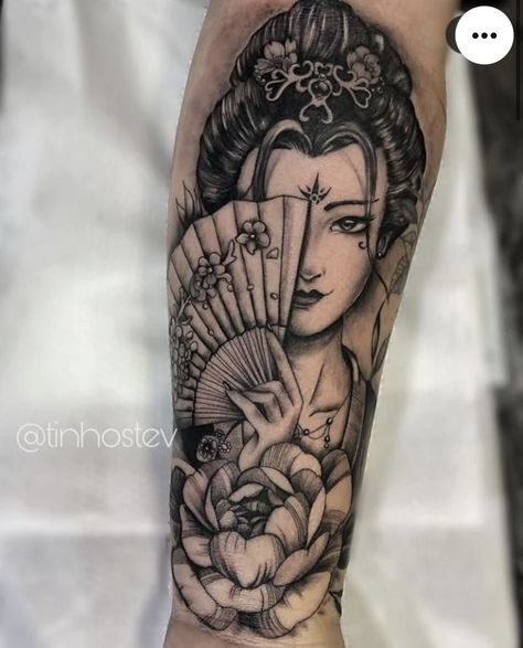 Tato Geisha, Geisha Tattoo Design, Japanese Tattoos For Men, Realistic Tattoo Sleeve, Cute Hand Tattoos, Geisha Tattoo, Pretty Hand Tattoos, Circle Tattoos, Leg Tattoo Men