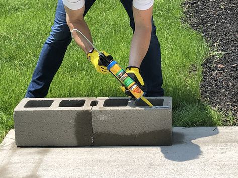 Concrete Block Bench, Concrete Garden Bench, Cinder Block Furniture, Block Furniture, Cinder Block Bench, Block Bench, Diy Outdoor Seating, Garden Bench Diy, Diy Bench Outdoor