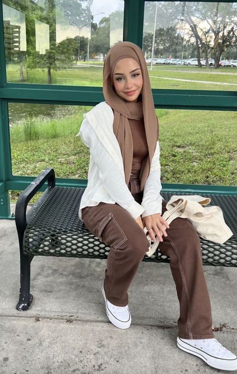 Trendy Muslim Outfits, Fall Hijabi Outfits, Cute Hijabi Outfits, Modest Outfits Muslim, Outfits College, Hijabi Fits, Street Hijab Fashion, Muslim Outfits Casual, Hijab Style Casual