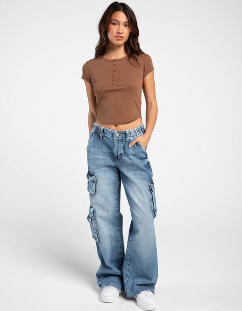 Denim Cargo Pants Outfit, Jean Cargos, Cargo Jeans Outfit, Cute Cargo Pants, Womens Cargo Pants, Cargo Denim Pants, Urban Outfitters Y2k, School Wishlist, Womens Cargo