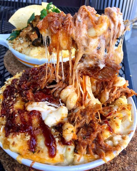 Mac B Cheese, Mac And Cheese Pulled Pork, Mac And Cheese Aesthetic, Pulled Pork Mac And Cheese, Pork Mac And Cheese, Cheese Aesthetic, Pork Bbq, Tumblr Food, Bbq Pulled Pork