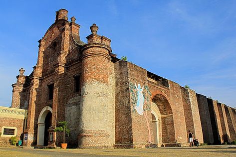 Santa Maria Church, Philippine Architecture, Ilocos Sur, Filipino Architecture, St Maria, Church Pictures, Spanish Architecture, Church Building, Roman Catholic Church