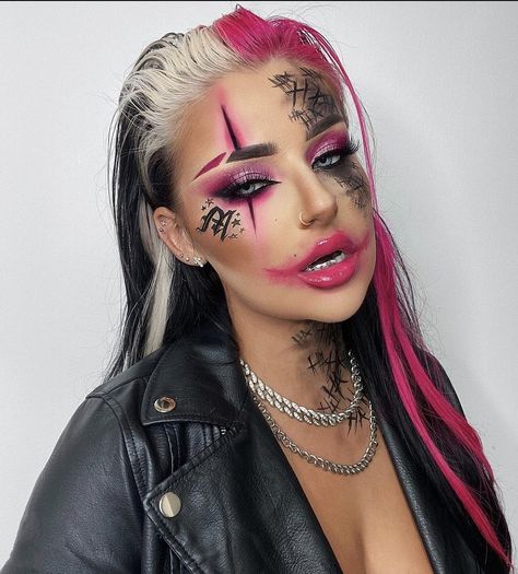 Hot Pink Clown Makeup, Pink And Black Clown Makeup, Joker Inspired Nails, Punk Clown Makeup, Female Halloween Makeup, Hot Halloween Makeup Looks, Chucky Makeup Female, Pink Hair Halloween Costume Ideas, Halloween Makeup Pink