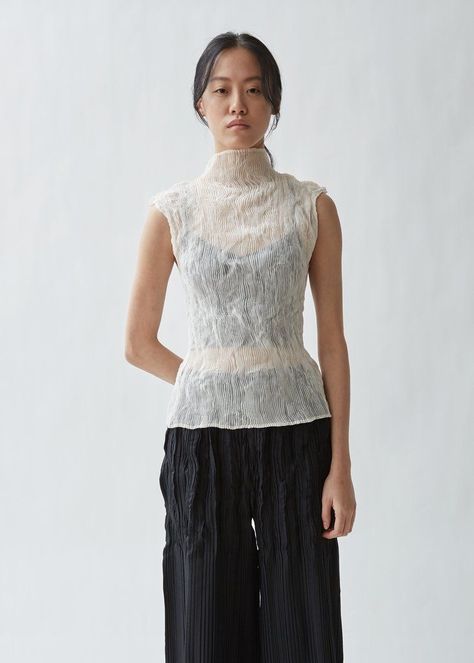 Pleats Please Outfit, High Fashion Tops, Sleeveless Top Outfit, Sleevless Top, Transparent Top, Pleats Please, Pleated Top, Runway Collection, Issey Miyake