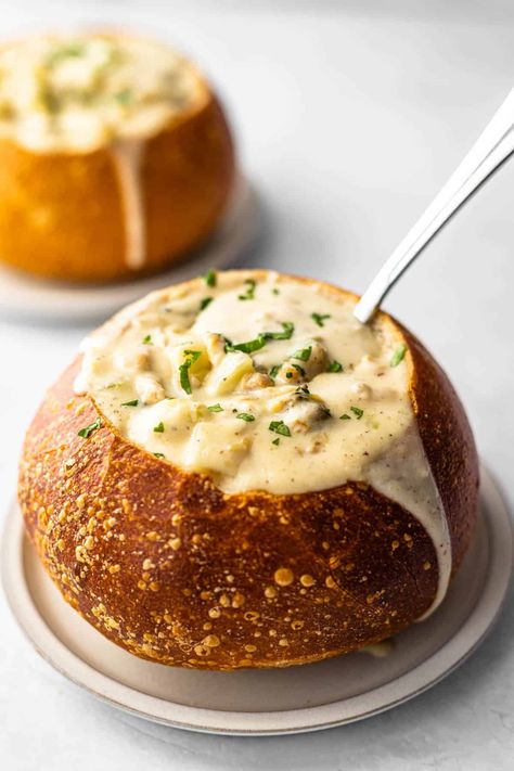 Clam Chowder Bread Bowl Recipe, Clam Chowder Recipe New England, Seafood Chowder Recipes, Shrimp And Crab Bisque, Torta Sandwich, Crab And Shrimp Seafood Bisque, Wylde Flowers, Cream Onions, Bisque Recipes