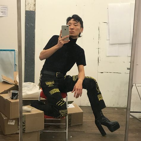 Men Heels Outfit, Men In Heels Outfit, Men Heels, Feminine Men Fashion, Mens Heeled Boots, Feminine Men, Chance Encounters, Feeling Feminine, Gender Queer