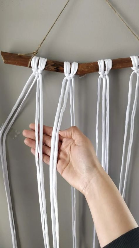 Easy DIY Macrame Wall Hanging in 15 Minutes | Feeling Nifty Diy Macrame Plant Hanger Easy, Easy Macrame Wall Hanging, Easy Diy Macrame, Macrame Square Knot, Diy Macrame Wall Hanging, Hitch Knot, Macrame Wall Hanging Tutorial, Macrame Plant Hanger Patterns, Simple Macrame