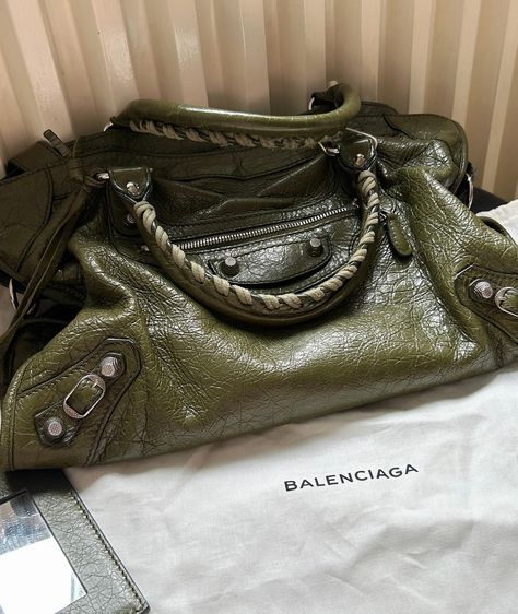 Sourced this beautiful olive green Balenciaga city bag for a customer! Thank you for choosing Fivedotsvintage 🫶🏻 Green Balenciaga Bag, Green Balenciaga, Green Bags, Birthday Inspo, Green City, Balenciaga Bag, City Bag, Balenciaga City Bag, Green Bag