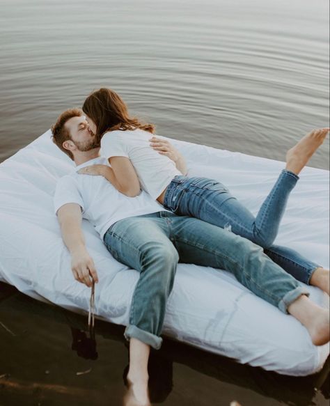 Air Mattress Photoshoot, Mattress Photoshoot, Bed Photoshoot, Lake Couple, Couples Shoot Ideas, Blow Up Mattress, Couple Photo Shoot Ideas, Lake Portrait, One Year Pictures