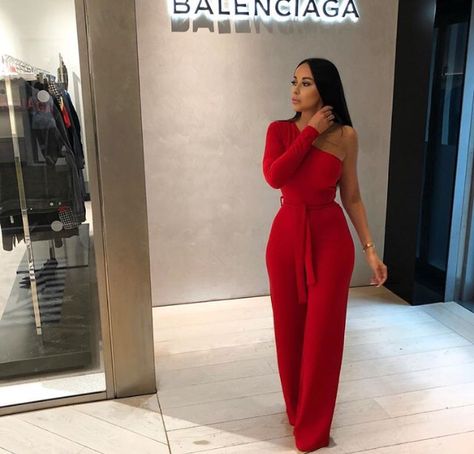 Hot Jumpsuits, Chique Outfits, One Shoulder Jumpsuit, Red Jumpsuit, Outfit Style, Black Love, Look Chic, Fashion Killa, Look Fashion