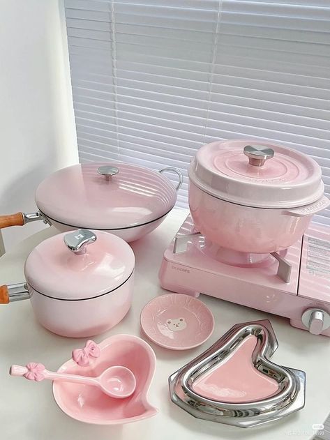 ・utensils ꒷꒦꒰・ Pink Kitchen Appliances, Girly Kitchen, Pink Apartment, Kitchen Decor Collections, Strawberry Kitchen, Pearl Jewelry Shop, Girly Apartments, Pink Lifestyle, Dream Apartment Decor