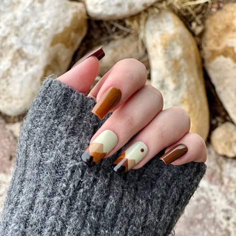 Hiking Nail Art, Nail Designs Mountains, Nails Mountain Design, Nails With Mountain Design, Mountain Inspired Nails, Hiking Nails Designs, Outdoors Nails, Granola Girl Nails, Mountain Nails Designs