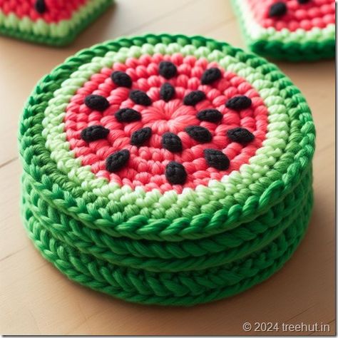 watermelon crochet coaster ideas free (3) Crochet Watermelon Slice, Crochet Watermelon Bag, Watermelon Crochet Patterns, Acrylic Yarn Crochet Projects, Summer Crochet Ideas, Watermelon Coasters, Crochet Trends, Watermelon Crochet, Crochet Watermelon