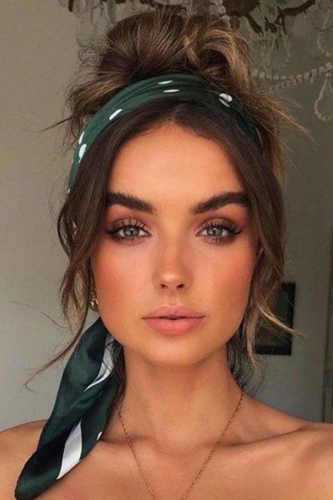 18 CUTE BANDANNA HAIRSTYLES YOU WILL LOVE Natalie Sole, Hairband Hairstyle, Best Natural Makeup, A Messy Bun, Hair Scarf Styles, Peinados Fáciles Para Cabello Corto, Bandana Hairstyles, Hair Envy, Prada Handbags