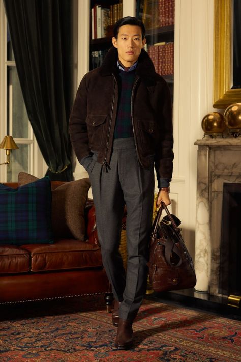 Ralph Lauren Purple Label Men's Fall 2024 [PHOTOS] Ralph Lauren Purple Label Men, Winter Outfits For Men, Dapper Gentleman Style, F Men, Ralph Lauren Suits, 2024 Menswear, Gentleman Outfit, Ralph Lauren Fall, Professional Outfit