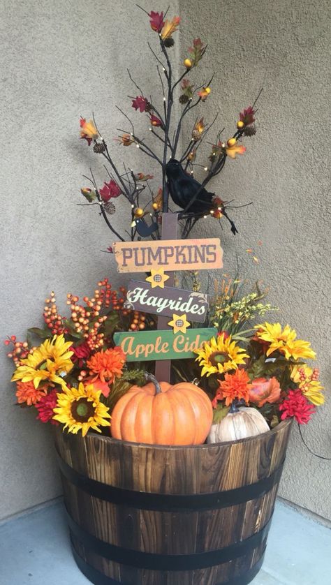 Apple Bucket Fall Decor, Fall Decor With Galvanized Tub, Wine Barrel Halloween Decor, Outdoor Fall Decor Whiskey Barrel, Fall Wishing Well Decor, Halloween Whiskey Barrel Ideas, Fall Barrel Decor Ideas, Fall Mulch Bed Decor, Fall Barrel Decor