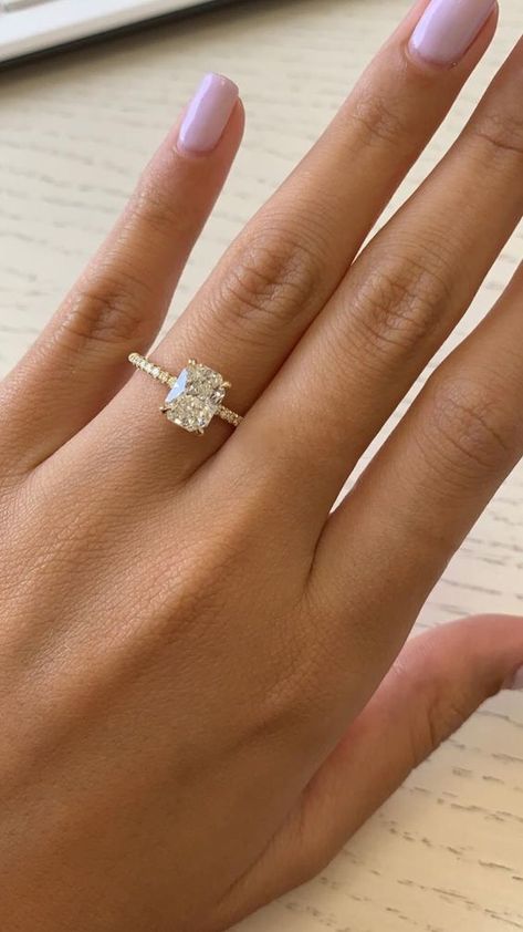 Luxury Wedding Rings For Women, Engagement Ring With Diamonds On Band, Engagement Rings Cuts, Square Rings Engagement, Good Engagement Rings, Wedding Rings Engagement Gold, Classy Engagement Rings, Simple Wedding Rings Unique, Bride Wedding Ring