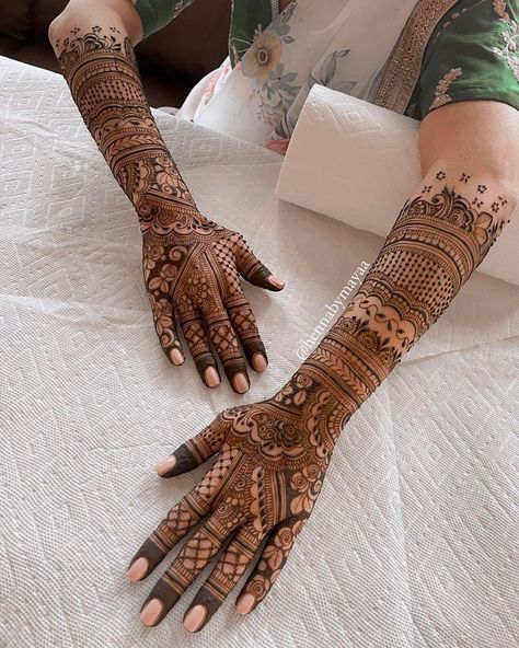 Bridal Mendhi Designs Hands, Bridal Mehndi For Back Hands, Bridal Henna Design, Engagement Mehndi Back Hand, Full Hand Bridal Mehndi, Bridal Henna Back Hand, Mehndi Bridal, Henna Designs Bridal, Bridal Mendhi