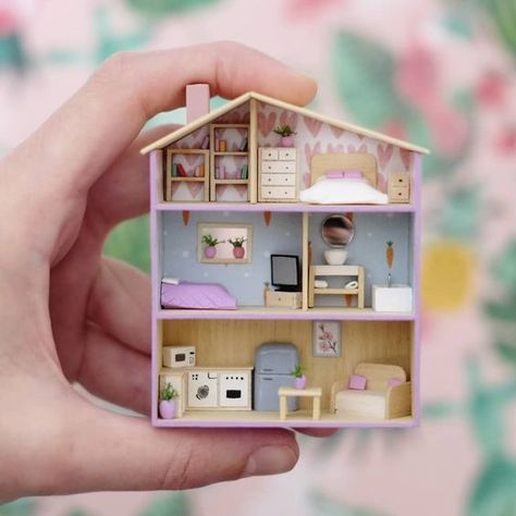 Art Houses, Mini Dollhouse, Doll Furniture Diy, Diy Doll Miniatures, Doll House Plans, Mini Doll House, Doll House Crafts, Miniature Rooms, Wooden Dollhouse