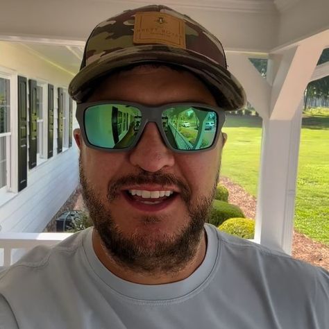 Jason Aldean Selfie Picture, Jason Aldean Selfie, Luke Bryan Selfie, Luke Bryan Funny, Luke Bryan Fan, Luke Bryan Pictures, Shake It For Me, Cole Hauser, Mens Facial