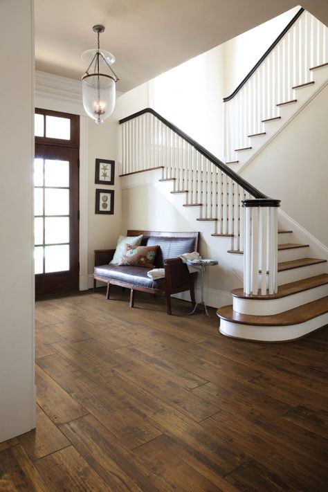 While dark hardwood flooring has a special beauty of all of its own and it has been fashionable for a while now, it’s likely to fade out in favourability. Trend is going towards lighter woods such as natural oak. Learn more! #HARDWOODFLOORS #WOODENFLOORING #DARKFLOORS