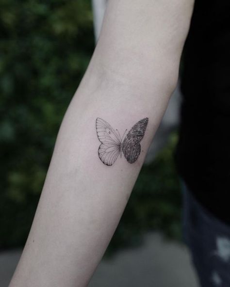 Thumb Print Tattoos Memorial, Fingerprint Love Heart Tattoo, Thumb Print Flower Tattoo, Finger Print Tattoos For Women, Butterfly Tattoo Fingerprint, Butterfly With Fingerprints Tattoo, Thumb Print Butterfly Tattoo, Baby Fingerprint Tattoo, Parents Finger Print Tattoo Ideas