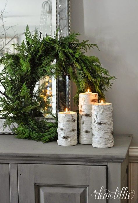 aa7059bade8485a480145e5a6af0ea28 After Christmas winter decor: place birch candles around the house After Christmas Winter Decor, Natal Country, Rustic Winter Decor, Birch Candles, Natural Christmas, Winter Home Decor, Winter Diy, Farmhouse Christmas Decor, Cool Ideas