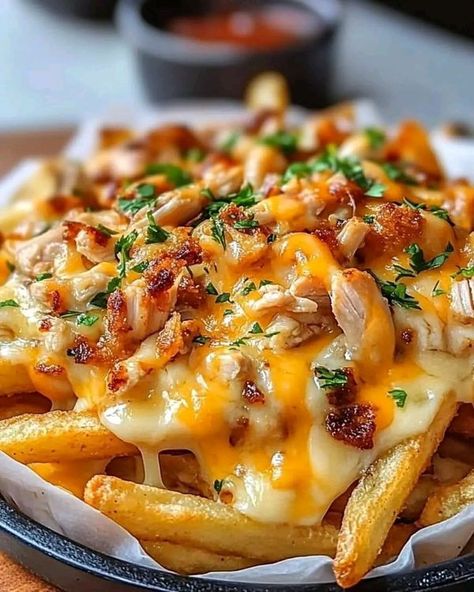 Fries Picture, Chicken Cheese Fries, Loaded Cheese Fries, Loaded Chicken, Crispy Fries, Loaded Fries, Crispy Fry, Savory Chicken, Cheese Fries