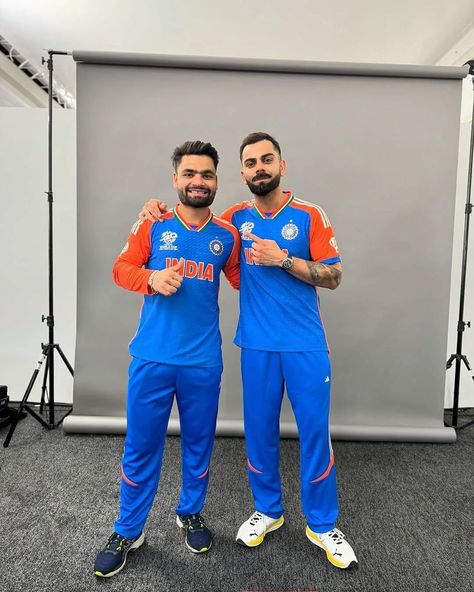 Rinku Singh with Virat Kohli for an ad shoot. #RinkuSingh #viratkohli #TeamIndia Rinku Singh, Kohli Wallpapers, Virat Kohli Wallpapers, Cricket Update, Virat Kohli, Cricket News, Editing Background, Background Images, Wallpapers