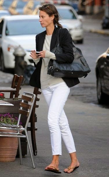 White Jeans Outfit, Christy Turlington, California Style, Carrie Bradshaw, 가을 패션, Jeans Outfit, Inspiration Mode, White Pants, Best Dressed