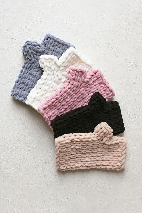 Loopy Yarn, Knit Fingerless Gloves, Hand Knitting Diy, Texting Gloves, Chunky Crochet Blanket, Free Crochet Bag, Crochet Jewelry Patterns, Crochet Mittens, Beginner Crochet Projects