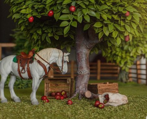 Dollhouse Landscaping, Schleich Diy, Unusual Horse, Schleich Horses, Bryer Horses, Hobby Horses, Horse Crafts, Model Horses, Breyer Horses