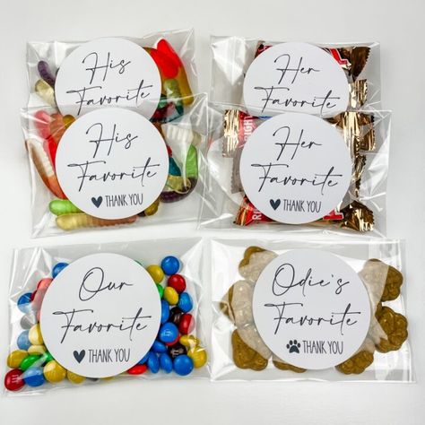 His And Hers Sweets Wedding, His And Hers Snacks Wedding, Wedding His And Her Favorites, Party Favors Wedding Reception Ideas, Snack Wedding Favors, Wedding Candy Favors, Wedding Favors Candy, Diy Wedding Gifts For Guests, Wedding Favors His And Her Favorite