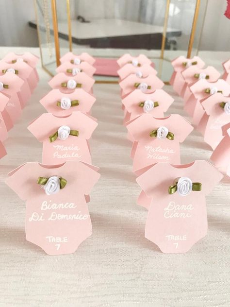 Onesie Baby Shower Place Cards Baby Shower Seating Chart | Etsy Baby Shower Place Settings, Baby Shower Seating Chart, Shower Seating Chart, Shower Seating, Baby Shower Place Cards, Bridal Gifts For Bride, Gifts For Brides, Place Setting Cards, Wedding Ring Dish