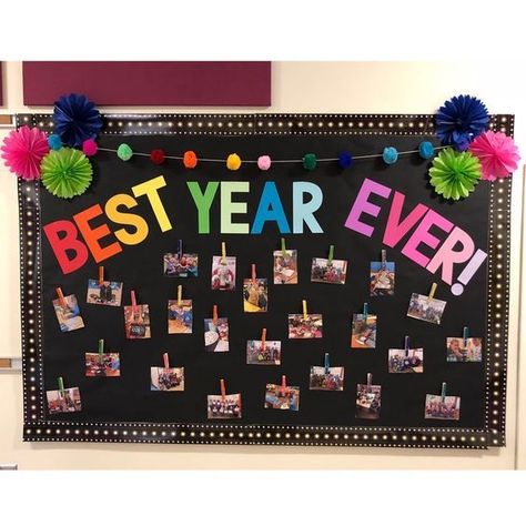 Bulletin Board Ideas For End Of School Year, Kindergarten Bulletin Board Ideas Back To School, Eoy Bulletin Boards, Prek Art Bulletin Board Ideas, End Of Kindergarten Bulletin Board Ideas, Year Around Bulletin Board Ideas, New Year Boards Bulletin, Bulletin Board For Pictures Display, Kindergarten Graduation Bulletin Board Ideas