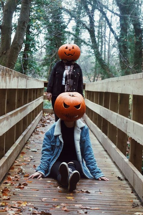 pumpkin head halloween photoshoot Pumpkin Head Aesthetic, Pumpkinhead Photoshoot, Head Aesthetic, Pumpkin Patch Photoshoot, Pumpkin Pictures, Ghost Photography, Halloween Pumpkin Designs, Pumpkin Photos, Halloween Photography