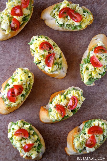 Breakfast Bruschetta, Menu Sarapan Sehat, Easiest Recipes, Just A Taste, Bruschetta Recipe, Quick And Easy Breakfast, Breakfast Brunch Recipes, Breakfast Time, Breakfast Dishes