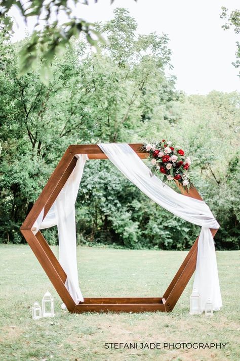 Hexagon Wedding Arch With Flowers, Wedding Arch Aesthetic, Octogan Wedding Arch, Hexagon Arbor Wedding Decor, Double Hexagon Wedding Arch, Hexagon Archway Wedding, Hexagon Alter Wedding, Wedding Hexagon Arch Ideas, Octagon Arch Wedding