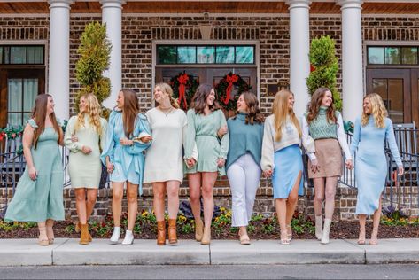 chi o sorority winter photoshoot inspo Sorority Christmas, Sorority Photoshoot, Winter Photoshoot, Photoshoot Inspo, Christmas Photoshoot, Shoot Ideas, Photoshoot Ideas, Sorority, Photo Shoot