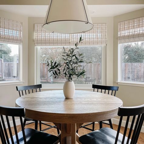 Round kitchen table and chairs